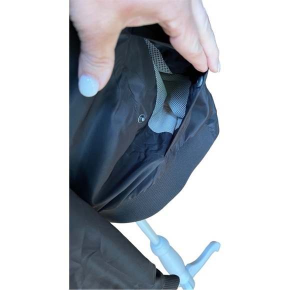 Bench. British Brand Black Men’s Lightweight Jacket Size Medium - Picture 4 of 9